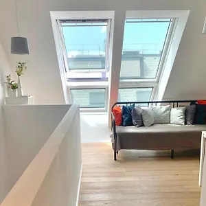 Apartamento Amazing Location In Near Rathaus, Viena